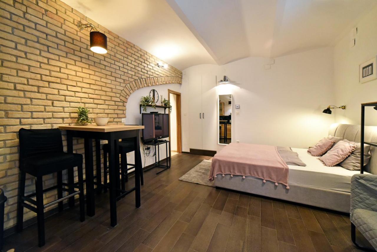 Manuela Varsavska Studio Apartments Zagreb Luaran gambar